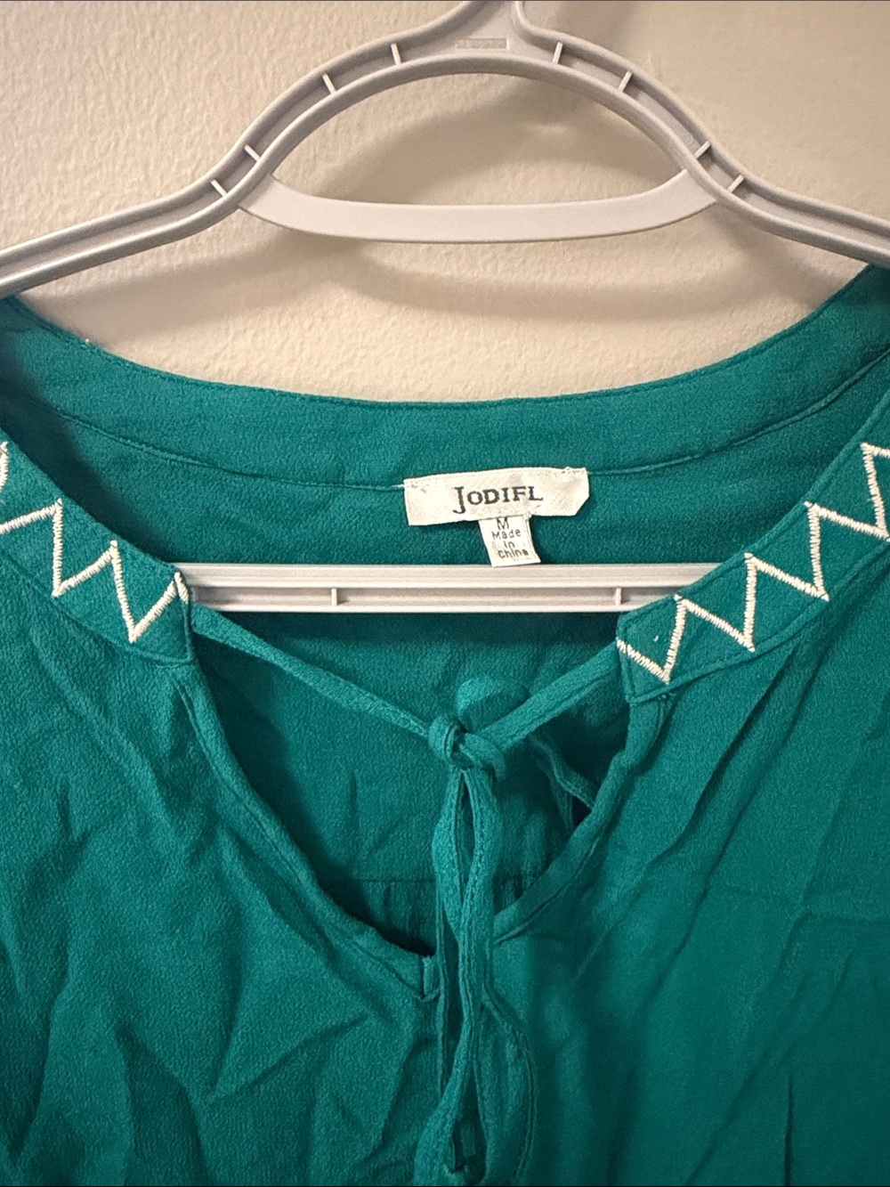 🌻 Jodifl Emerald Boho Embroidered Tassel Blouse – Size M - Picture 3 of 5
